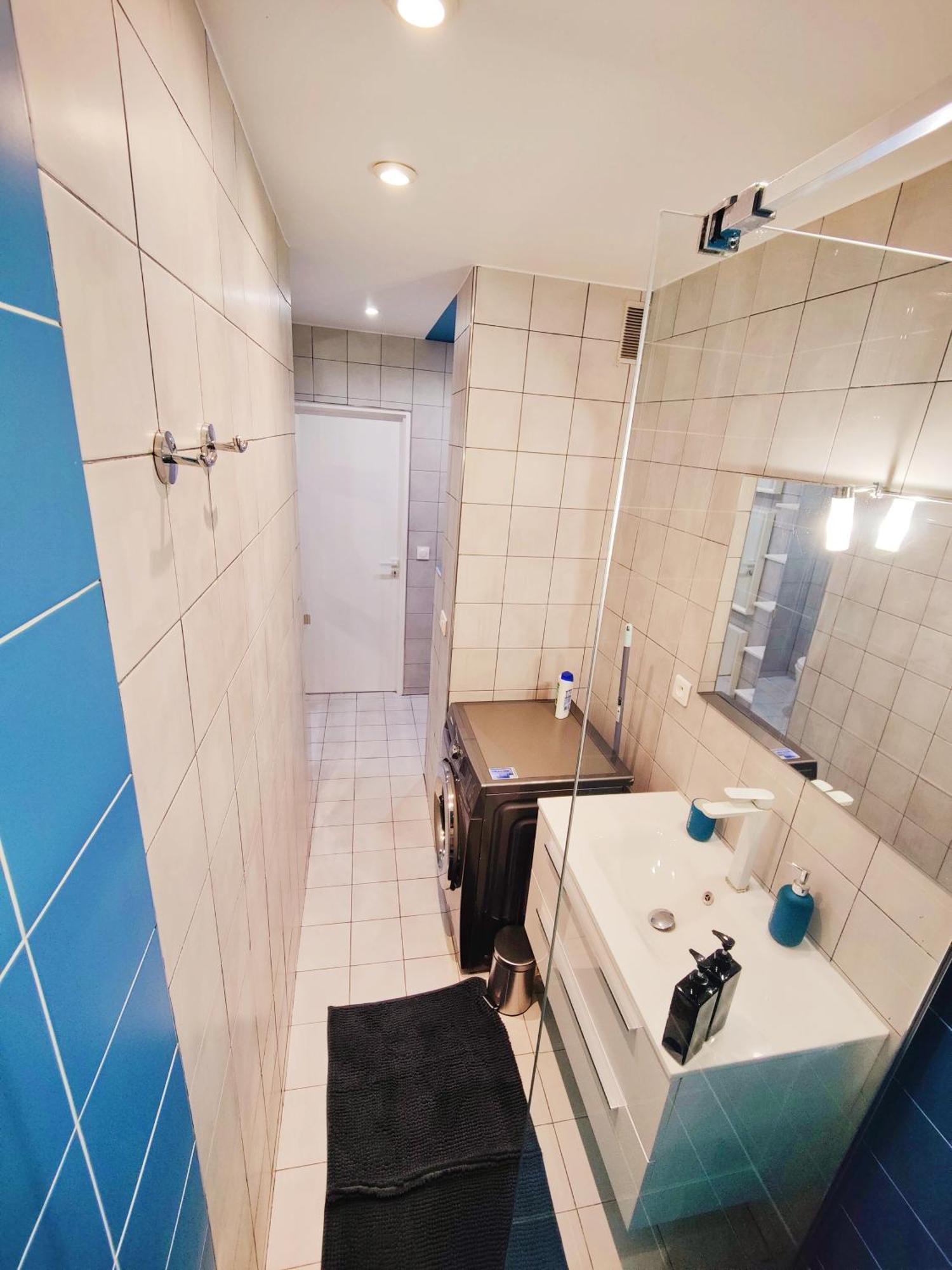 Metro A 2 Minutes Paris Centre Le Marais Apartment Романвил Екстериор снимка