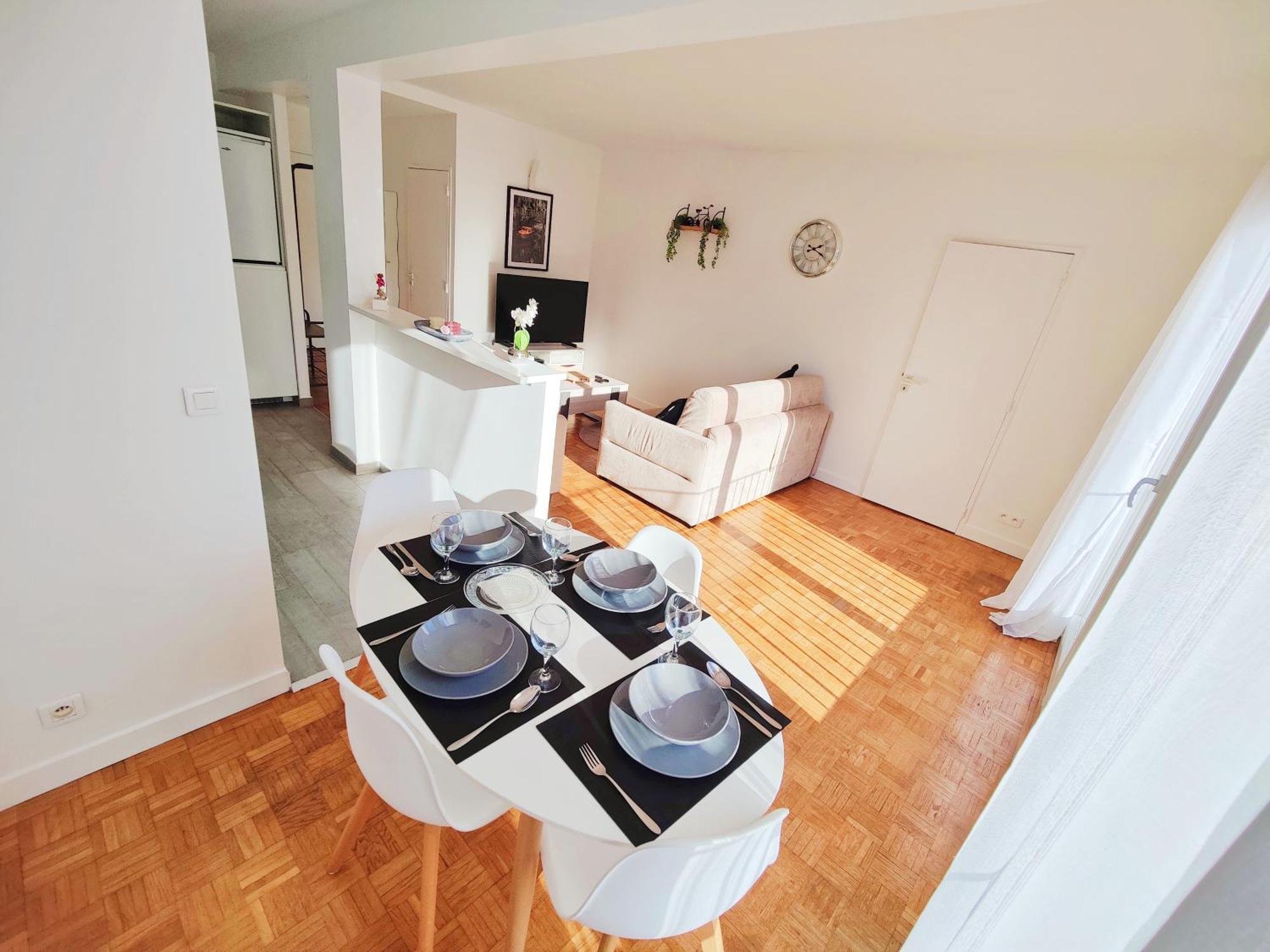 Metro A 2 Minutes Paris Centre Le Marais Apartment Романвил Екстериор снимка