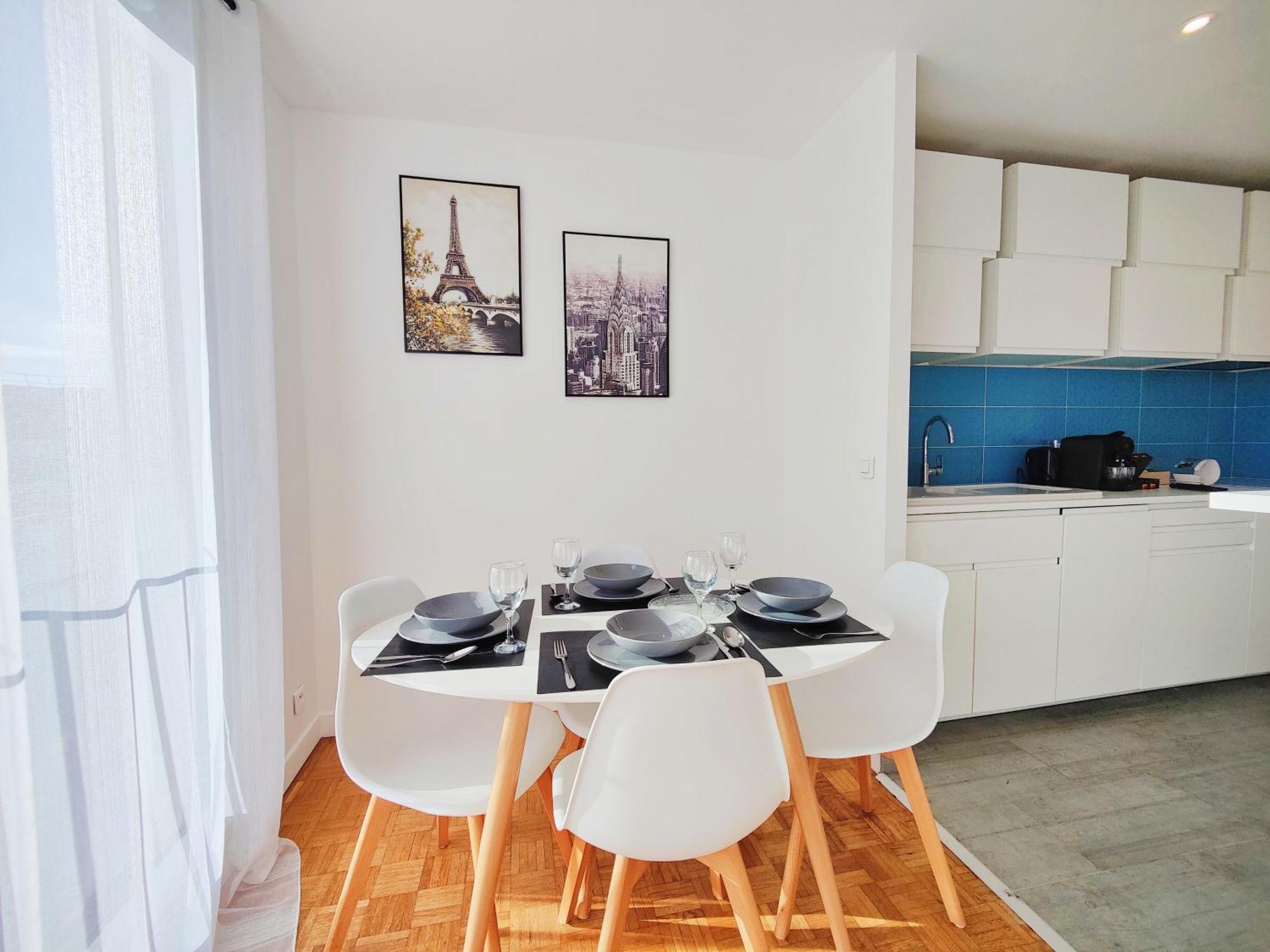 Metro A 2 Minutes Paris Centre Le Marais Apartment Романвил Екстериор снимка