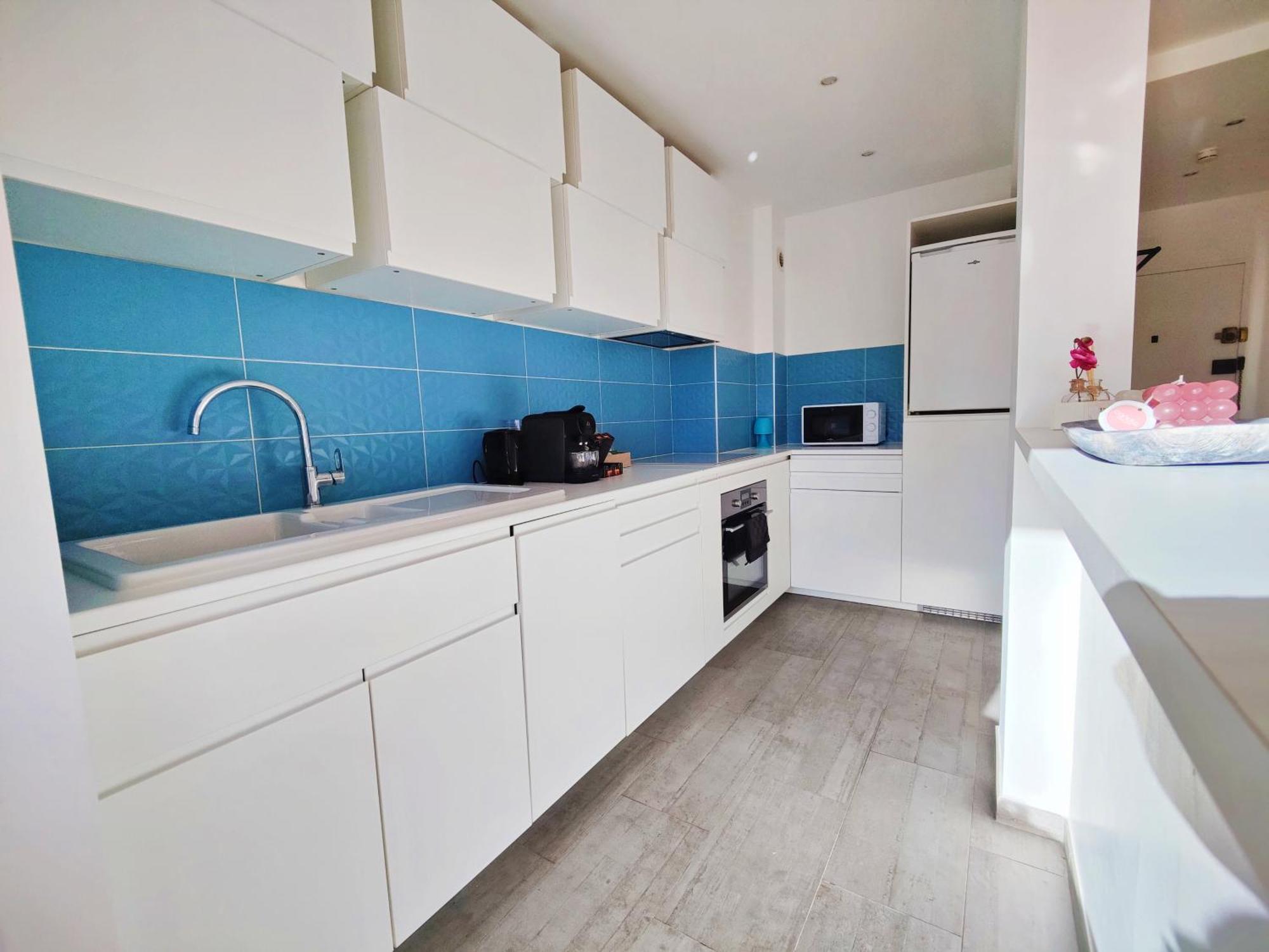 Metro A 2 Minutes Paris Centre Le Marais Apartment Романвил Екстериор снимка