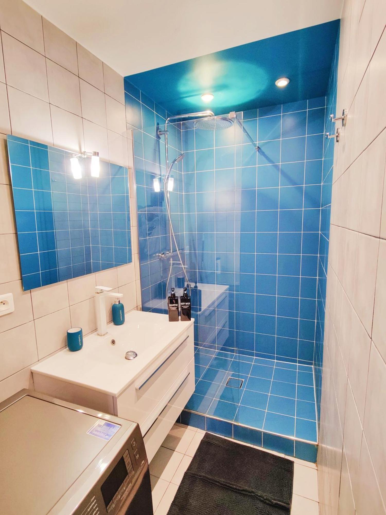 Metro A 2 Minutes Paris Centre Le Marais Apartment Романвил Екстериор снимка