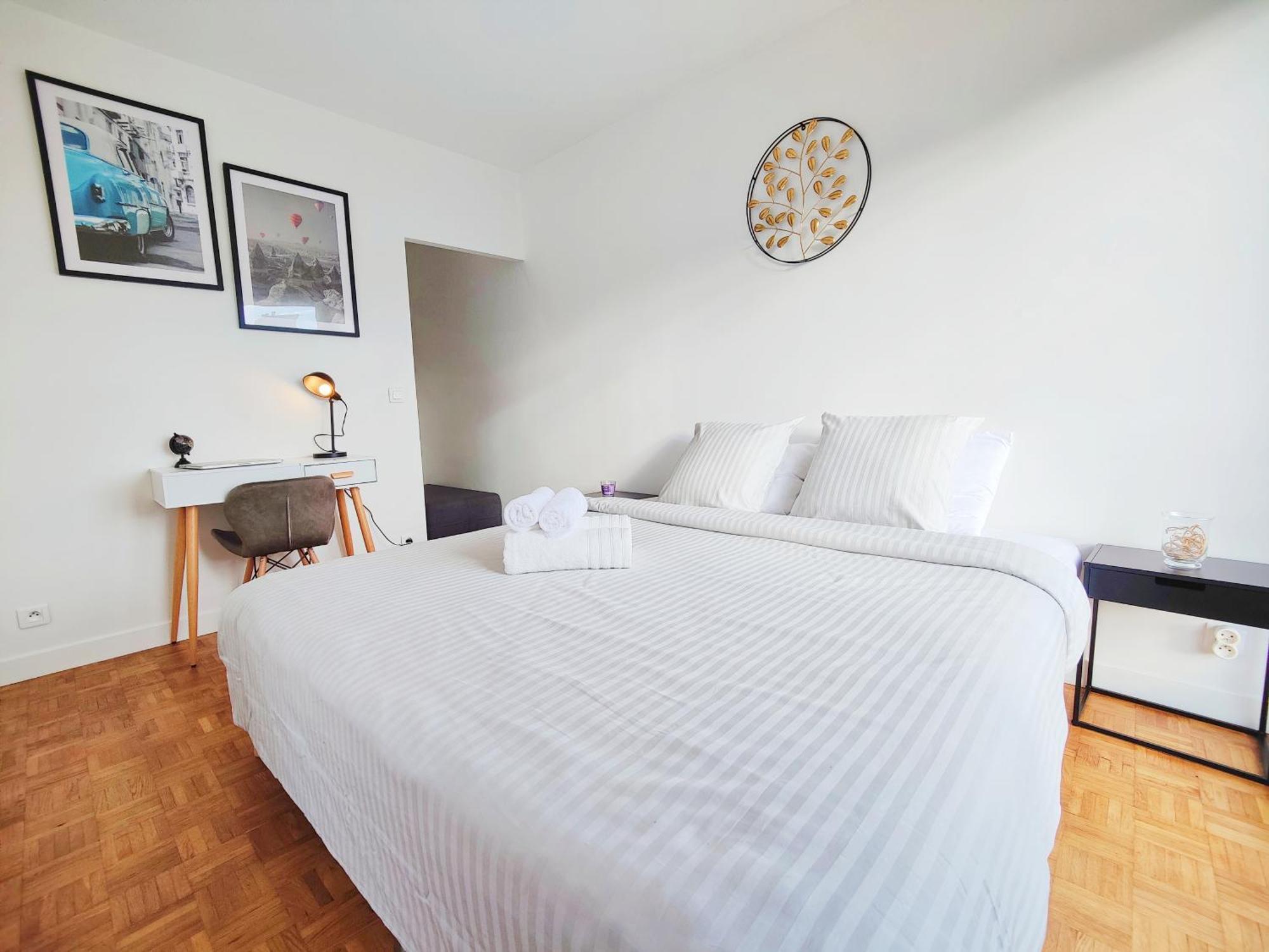 Metro A 2 Minutes Paris Centre Le Marais Apartment Романвил Екстериор снимка