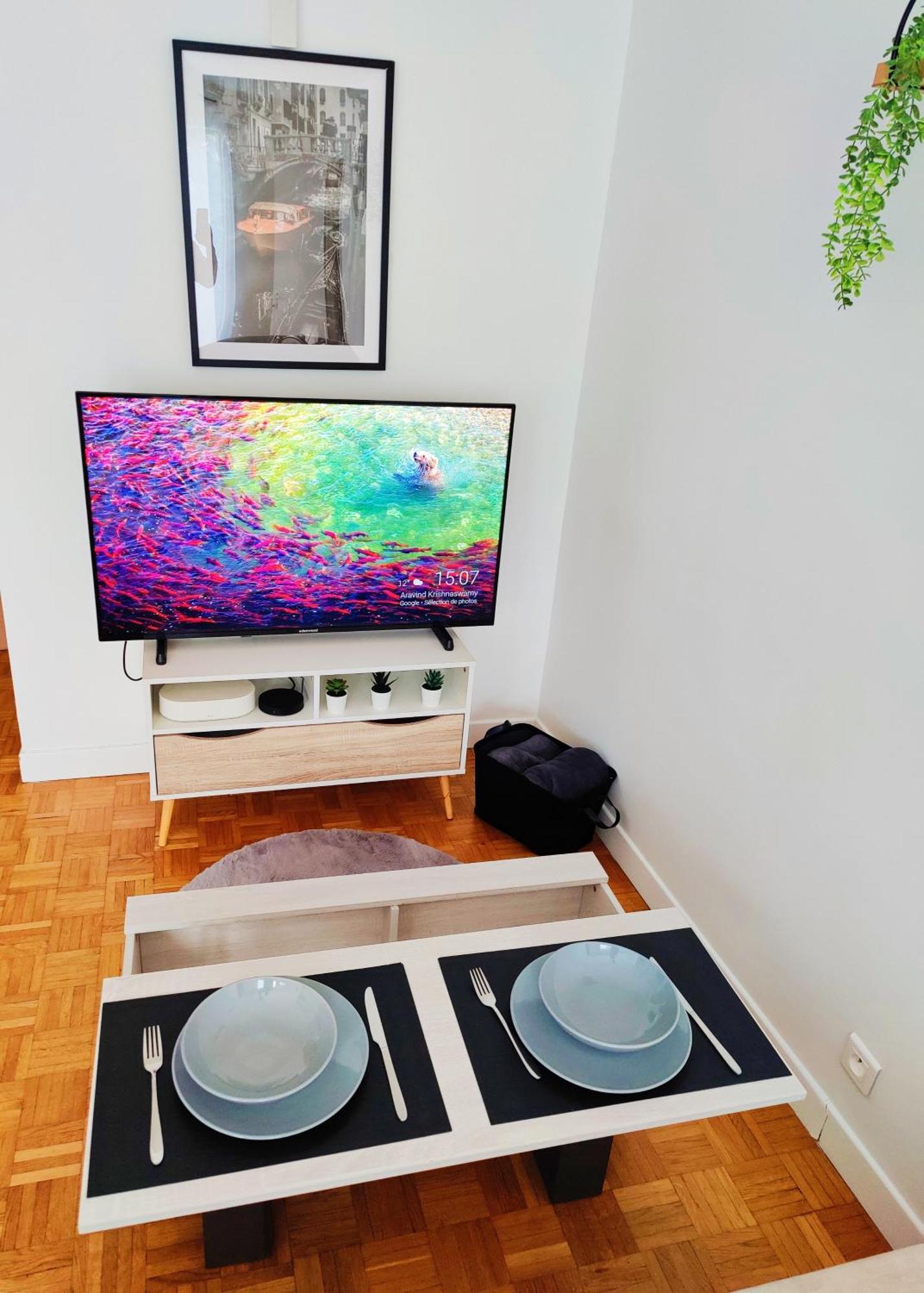 Metro A 2 Minutes Paris Centre Le Marais Apartment Романвил Екстериор снимка