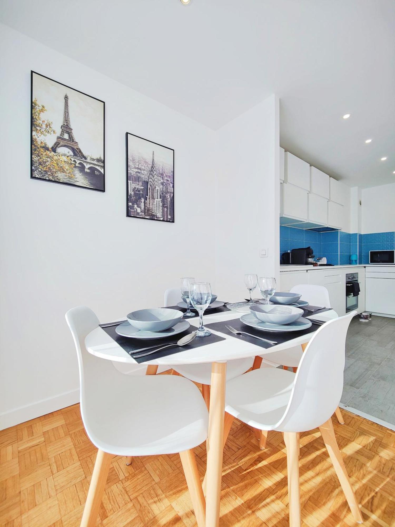 Metro A 2 Minutes Paris Centre Le Marais Apartment Романвил Екстериор снимка