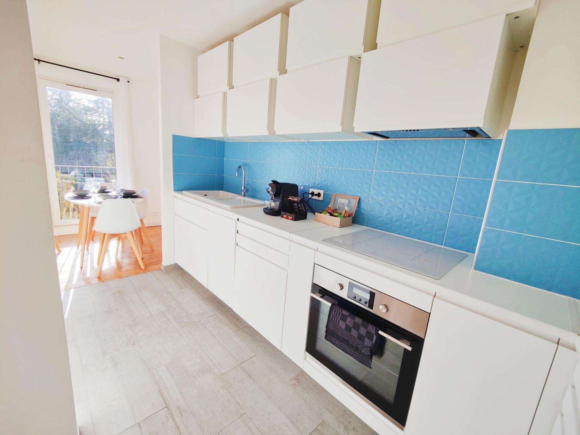Metro A 2 Minutes Paris Centre Le Marais Apartment Романвил Екстериор снимка