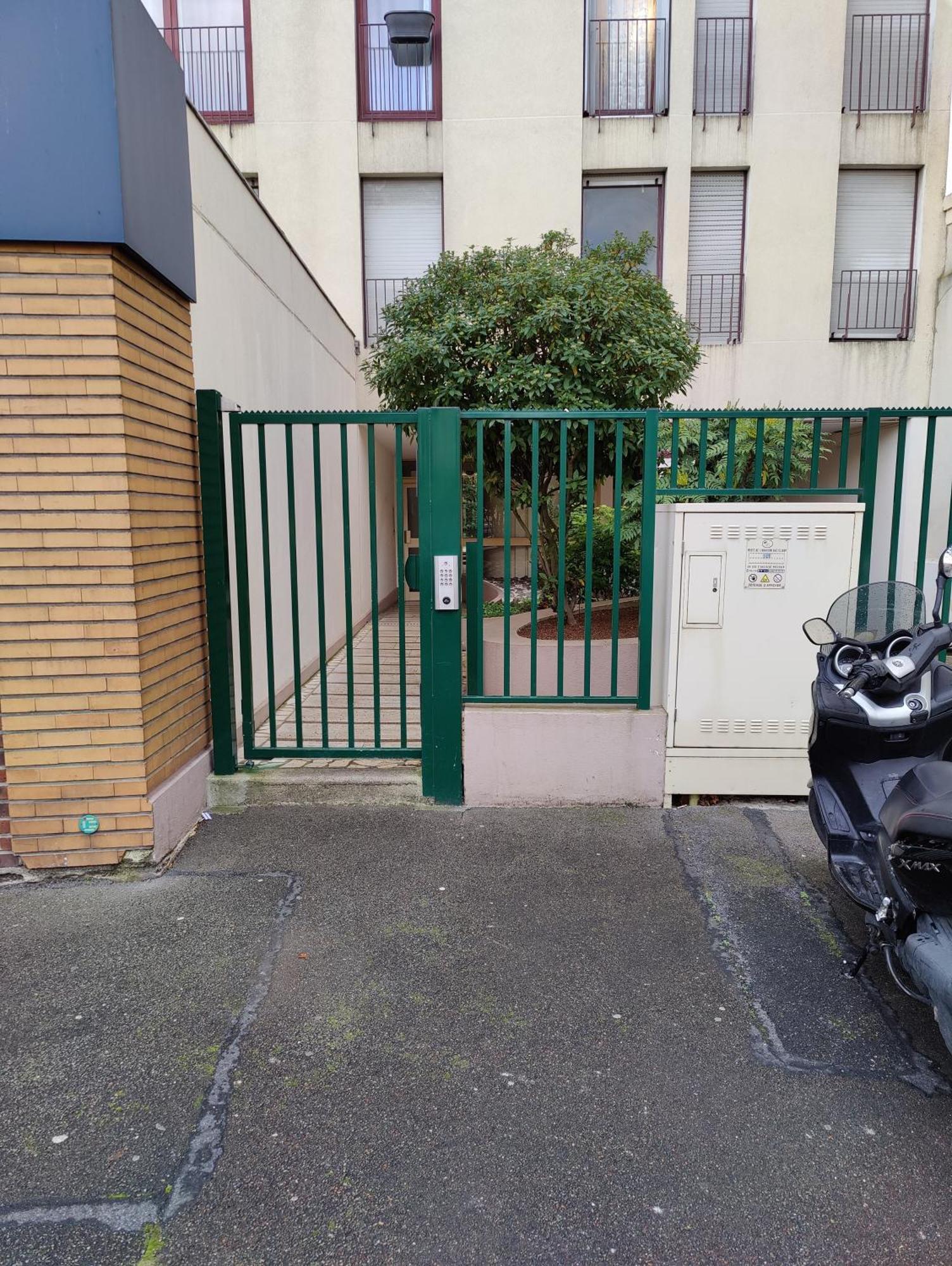 Metro A 2 Minutes Paris Centre Le Marais Apartment Романвил Екстериор снимка